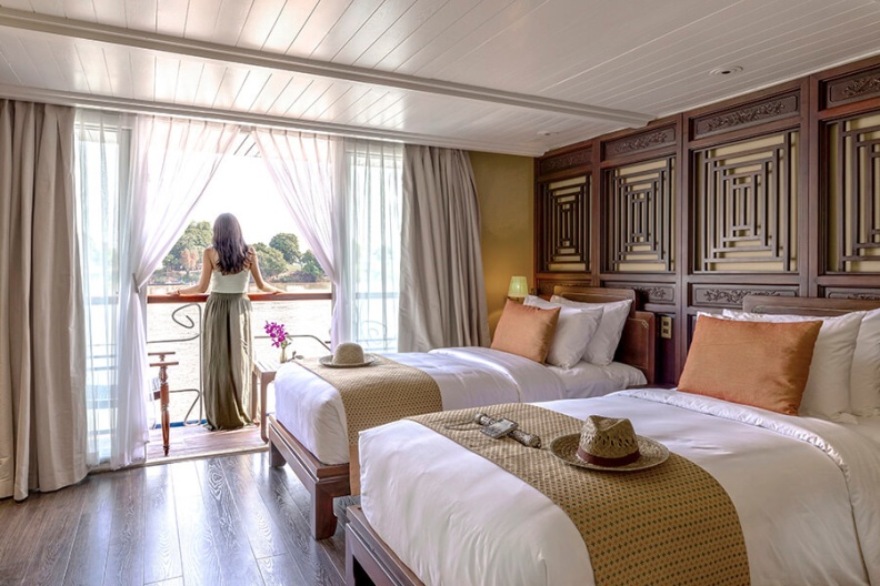 heritage-line-jayavarman-Deluxe-stateroom-02