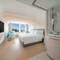 125jMeliaPattayaCity-Deluxe Room Sea View King Bed