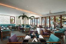 Azure-Beach-Lounge