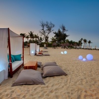 Azure-Beach-Lounge-Pullman-Danang