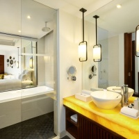 DELUXE-ROOM-1-Queen-Bed3