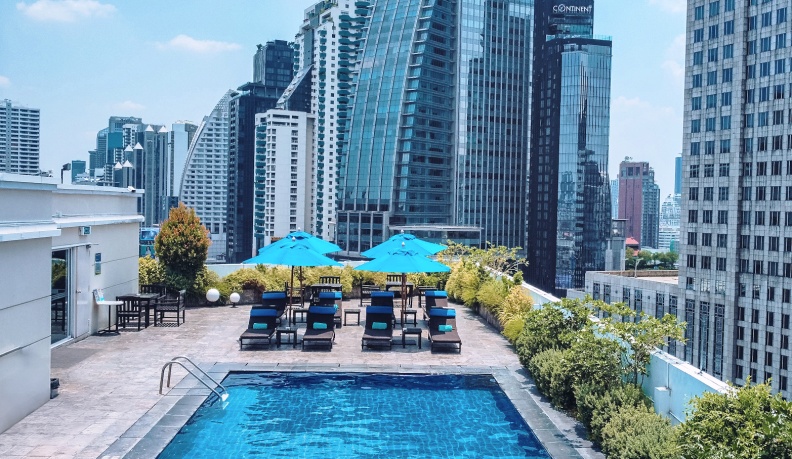 NH_Bangkok_Asoke_Restaurant_Poolside_Bar.jpg