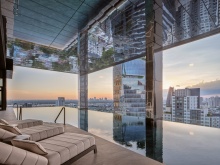 InterContinental Bangkok Sukhumvit – Infinity pool 04