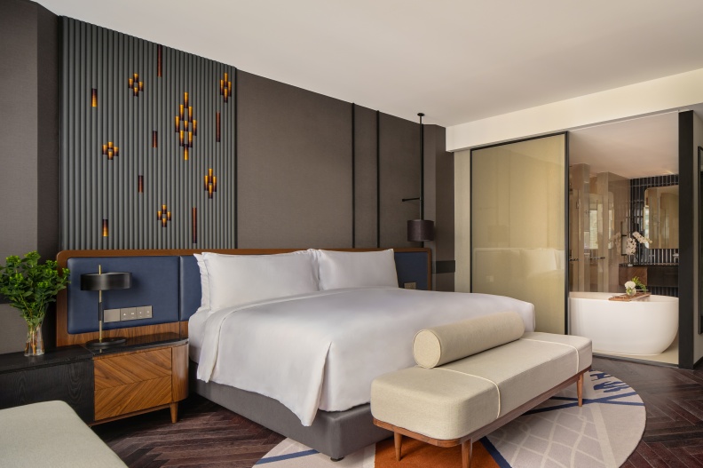 InterContinental Bangkok Sukhumvit –  Premium room – Bedroom 03.jpg