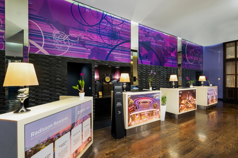 01-Lobby-Radisson-Suites-Bangkok-Sukhumvit.jpg