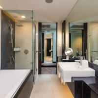 49-Guest-Room-Radisson-Suites-Bangkok-Sukhumvit