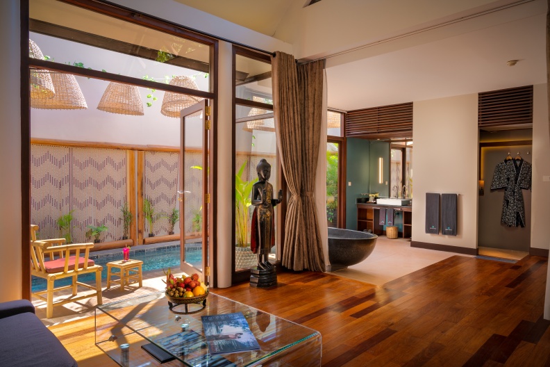 2019colonial suite pool1.jpg