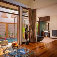 2019colonial suite pool1