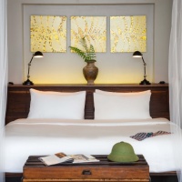 Colonial Jacuzzi bed open