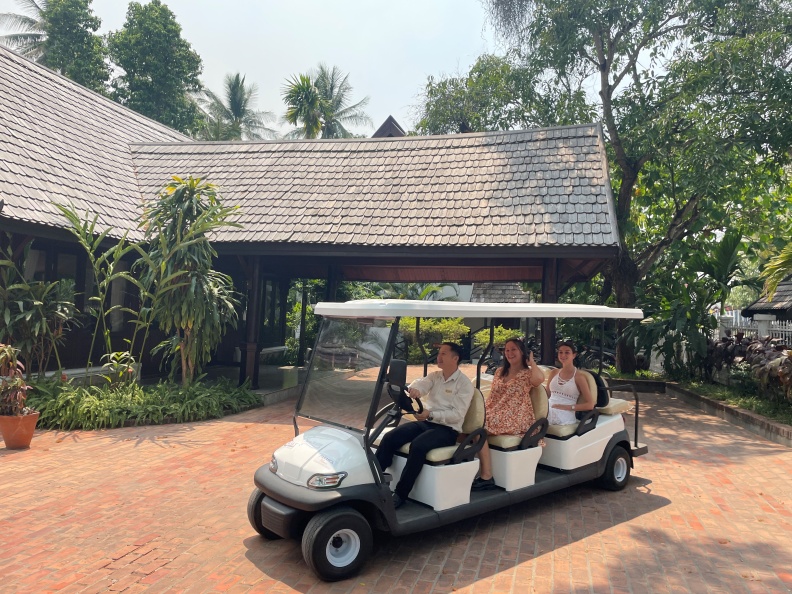 Parasol Blanc Electric Car (1).jpg