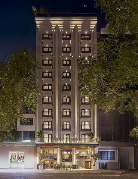 facade-night-2389 0611