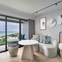 MH UTPJB Premium Deluxe King Living area