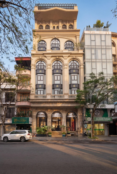 Exterior (1).jpg
