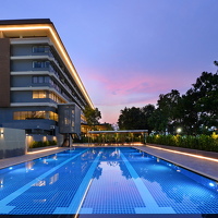 SWIMMING POOL-SUPER HERO