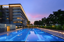 SWIMMING POOL-SUPER HERO