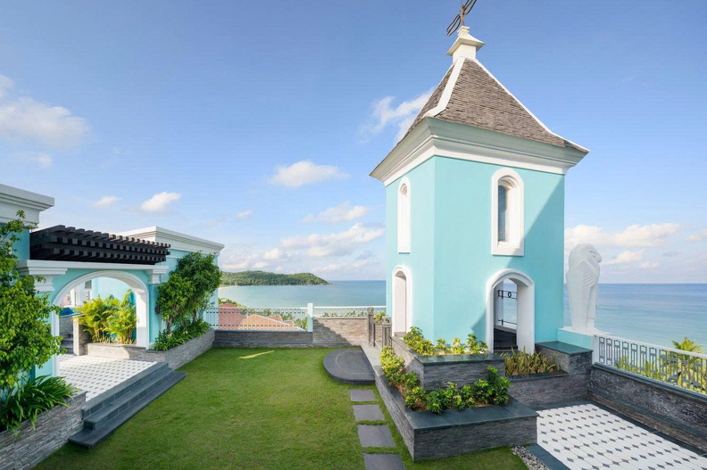 Turquoise Suite - Garden - Tower.jpg