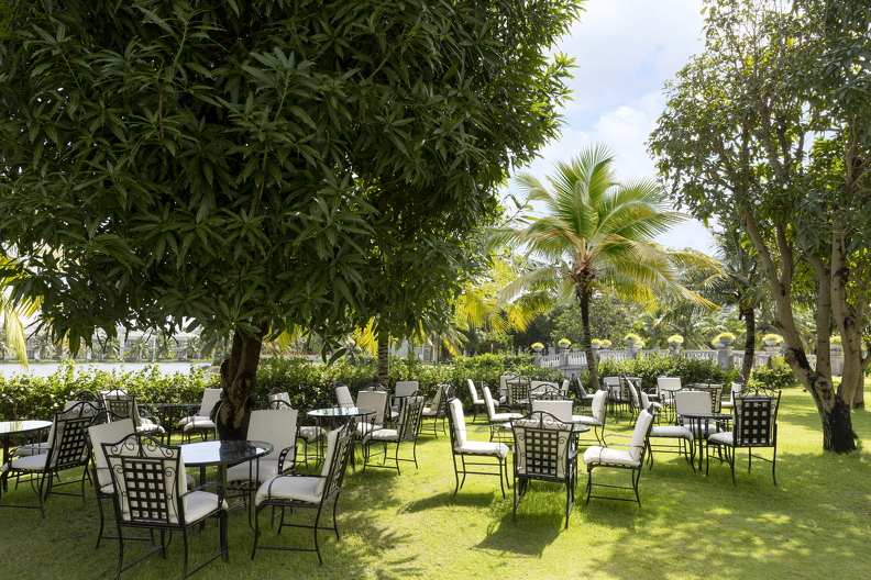 MVPCamRanhBeachResort_Elyxr_Outdoor1.jpg
