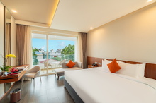 Seashells-PhuQuoc-Classic-City-View-King-Bed1