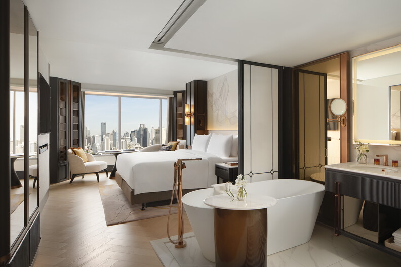 Fairmont Room King bed Daytime  (1)