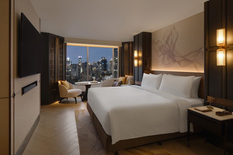Fairmont Room King bed Nighttime  (1)