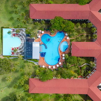 HOLIDA~2